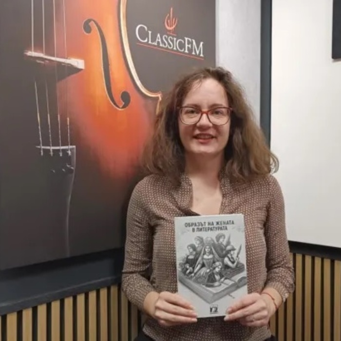 017-classic-fm_700x700_crop_478b24840a