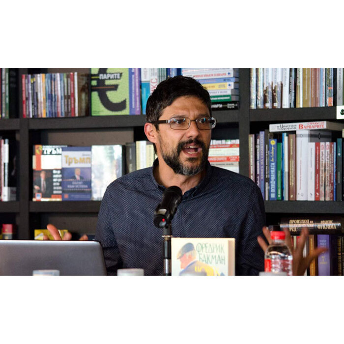 004-yordan-eftimov-nbu_700x700_crop_478b24840a