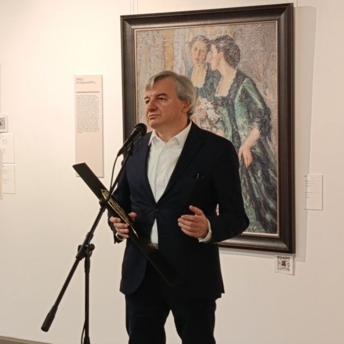 plamen-dojnov-nagrada-za-lirika-nbu_700x700_crop_478b24840a