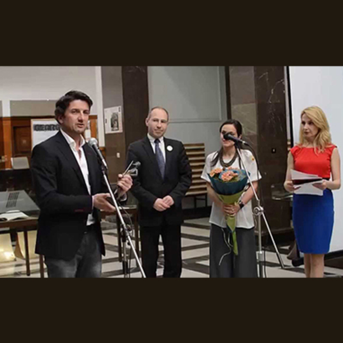 photo-9_700x700_crop_478b24840a