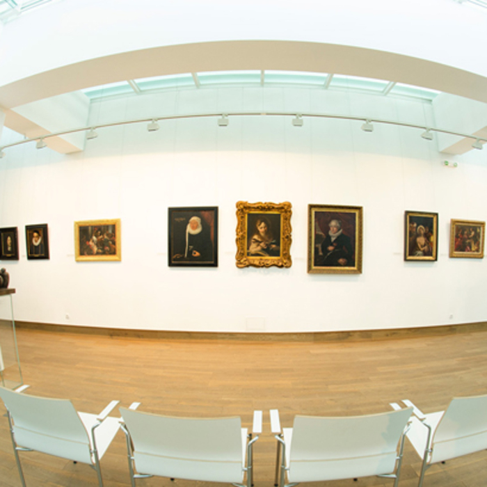 01_700x700_crop_478b24840a