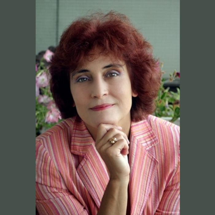 emilia-dvorqnova-public-republic-tocka-com_700x700_crop_478b24840a