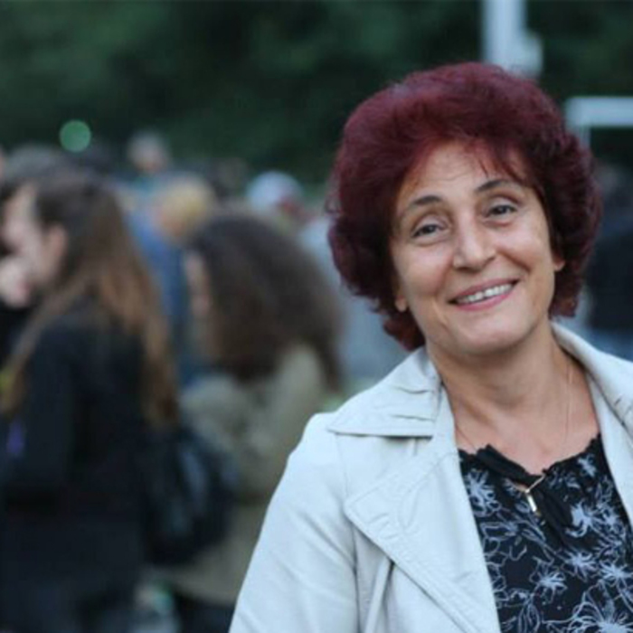 edvoryanova-az-cheta_700x700_crop_478b24840a