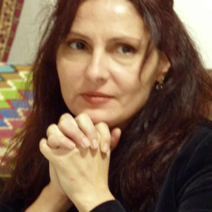 maq-angelova-literaturen-vestnik_700x700_crop_478b24840a