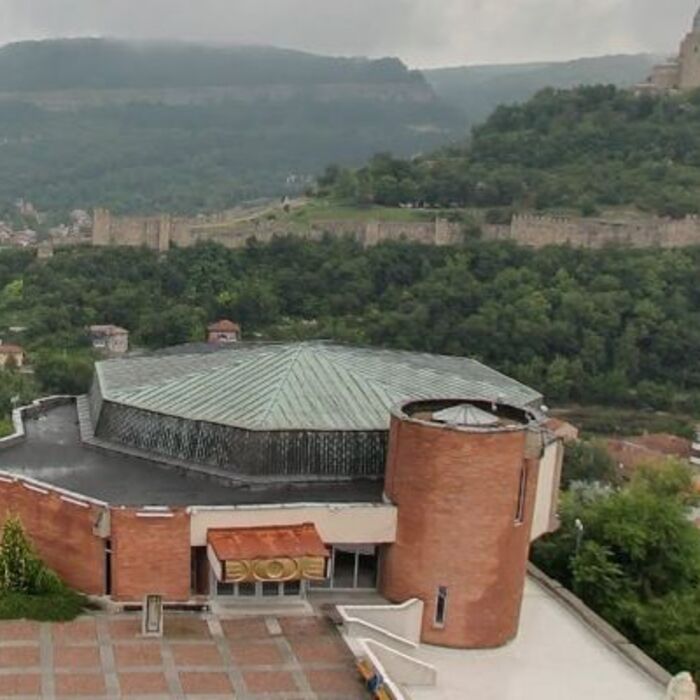 aula-5474118769481869689-big_700x700_crop_478b24840a