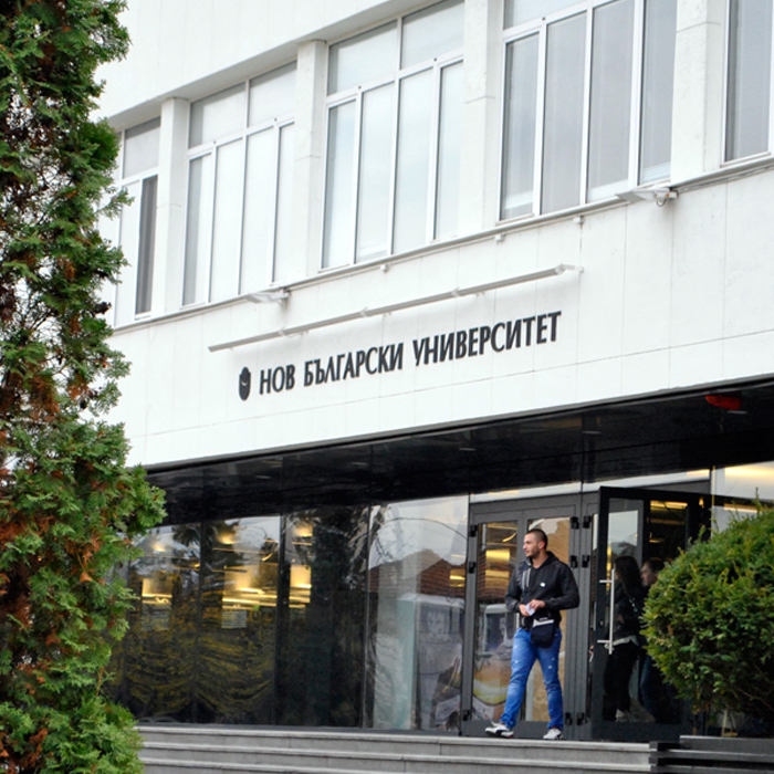 dsc0003_700x700_crop_478b24840a